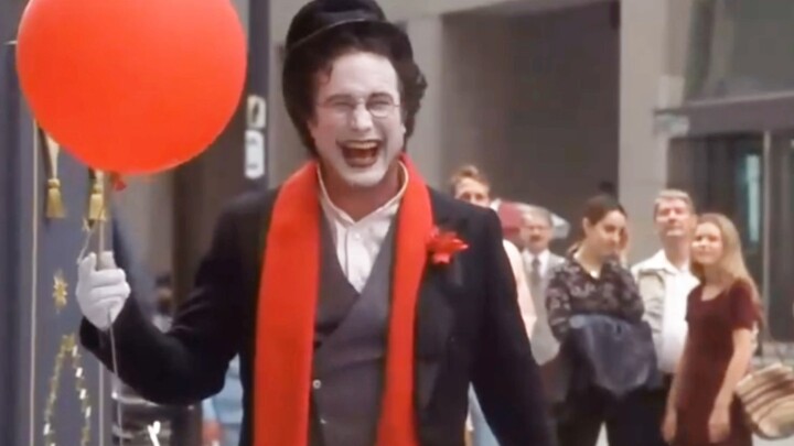 Seorang pesulap menggunakan pertunjukannya untuk mencuri berlian dari dalam bank.