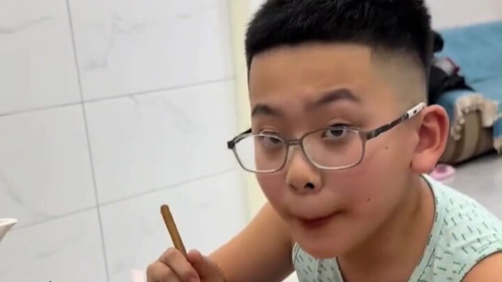 สองมารหมาวยูนิ้งให้กำเนิดดวงวิญญาณหยูนจู ทำให้สุสานบรรพบุรุษลุกเป็นควัน แต่กลับถูกสังหารเสียก่อน