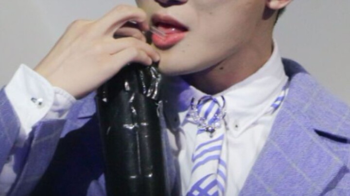 The immersion is just too strong! I’m already in bed! I don’t dare to edit it too much, afraid it’ll