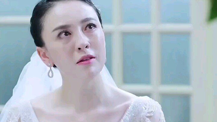 Chú rể đã cưới phù dâu vào ngày cưới của mình!!