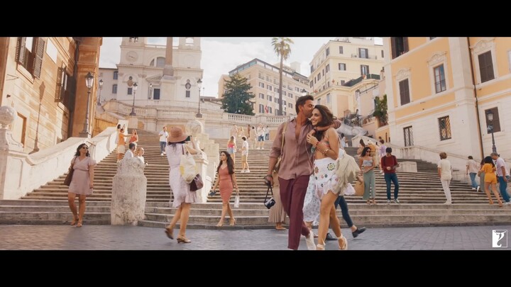 Aavan Jaavan Song _ WAR 2 _ Hrithik Roshan_ Kiara Advani _ Pritam_ Arijit Singh_