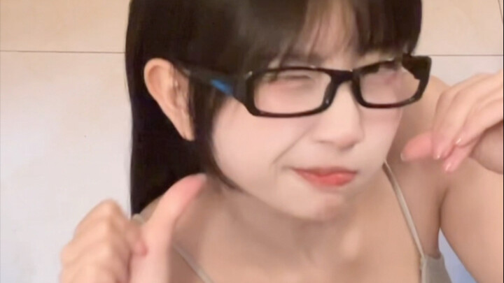 Sayang, kamu harus bahagia setiap hari ya! Meong