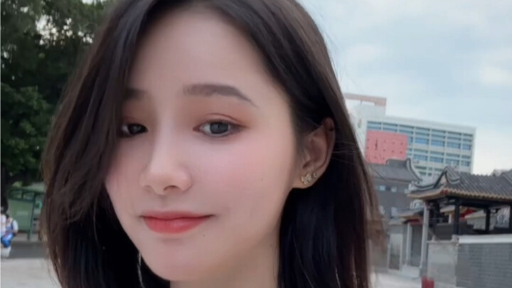 这一年来没有更新b站，我的快乐也回不到从前，从剪头发那一刻开始我决定做回自己了～