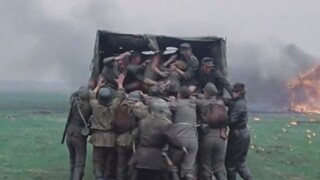 女人被扔进苏军的卡车，才明白什么叫毛骨悚然！《自己去看》