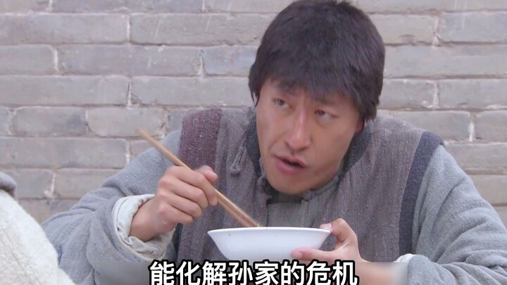 حمل العجوز قدرًا حديديًا إلى السهوب، ولم يتوقع أبدًا أنه سيصبح كنزًا ثمينًا.