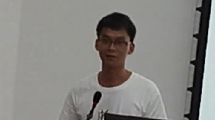 Tang Shangjun melakukan perkenalan diri di awal semester dan meminta teman-temannya memanggilnya Kak