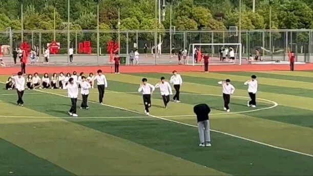 Pertemuan olahraga medley "Compendium of Materia Medica" karya Jay Chou + "Painting Scroll" karya Zh