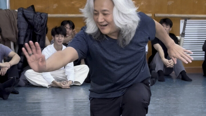 Immersive experience in the class of the 66-year-old teacher of Beijing Dance Academy