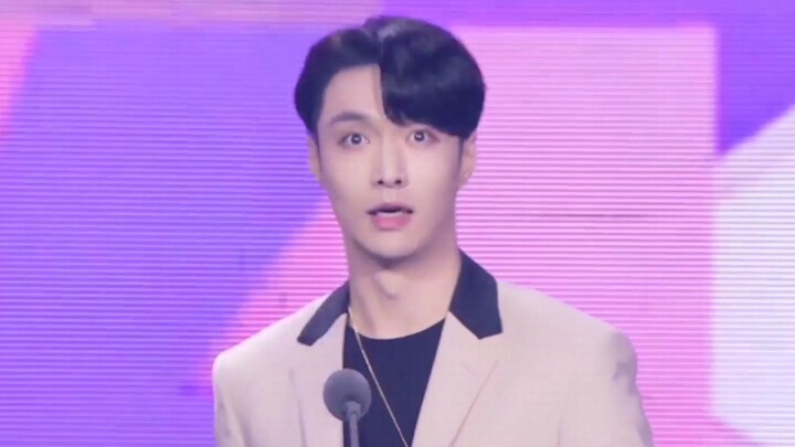 【Cảnh quay nổi tiếng tại lễ trao giải】Yixing bị sốc trước số lượng người hâm mộ