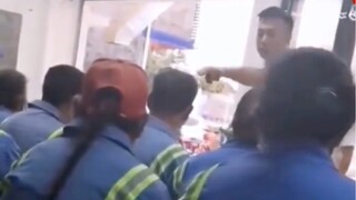 Quyền lực quan chức lớn quá!