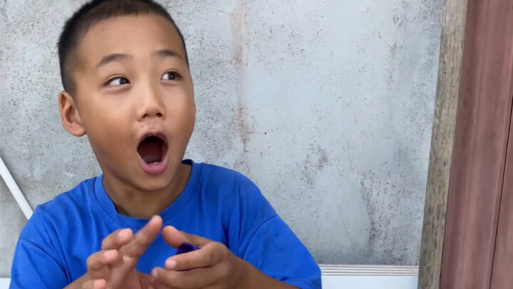 Petasan Buatan Sendiri oleh Penjaga Desa