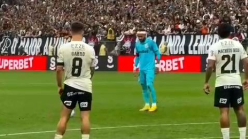 NEYMAR EM UMA EXCELENTE COBRANÇA DE LIVRE DIRETO