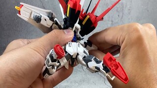 [HG New Strike Gundam] Menembak, mengayunkan pedang, dan membombardir, semua yang ingin Anda lihat a