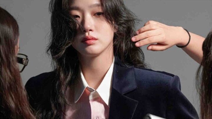 Kim Go Eun｜Cách sử dụng mắt một mí đúng cách trong phim kinh dị