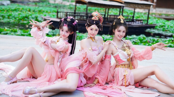 "Help! Sister Qixiu's dance moves are so smooth—every frame hits my heart just right...!"