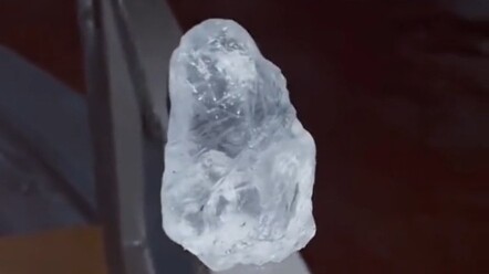 Làm thế nào cũng không rơi xuống được.