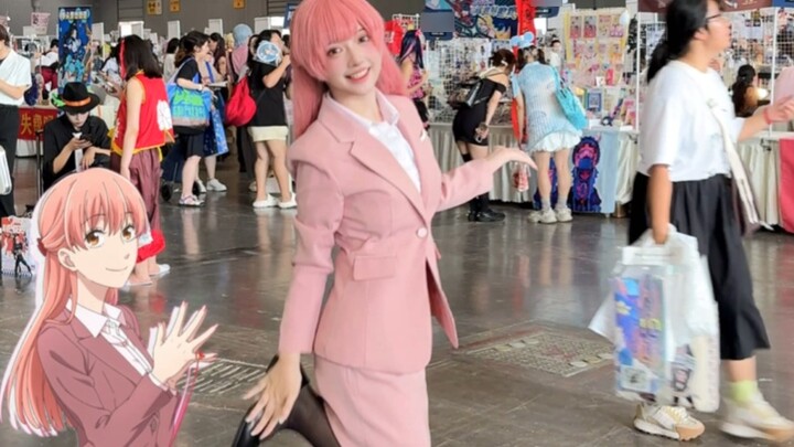 Cheng Haidong dancing love dance at the comic convention ^q^