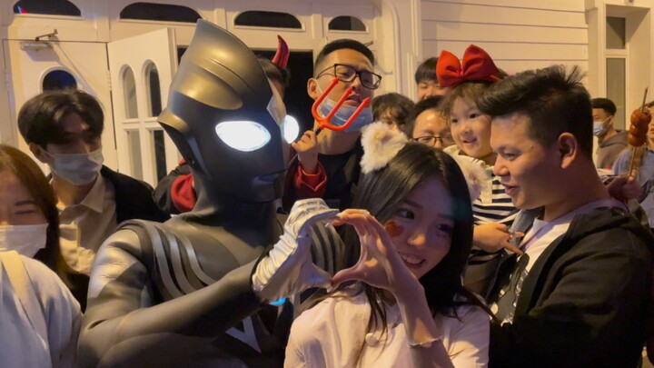 ฉันกลายเป็นคนขี้โกง Dark Dijia ในวันฮัลโลวีน｜เข้าร่วม Shanghai Happy Valley Hundred Ghosts Night Tou