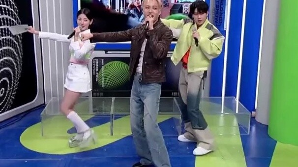 EXO Kim Jong-in KAI phỏng vấn sân khấu ca khúc đầu tiên