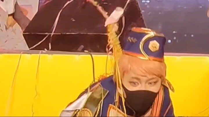 A very special night climbing stage, but very funny! And no one in the audience was spared! [10.1ijo