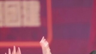 【ไวโอเลต้า】“แสงสว่างที่ส่องลงมายังคุณนั้นเจิดจ้ายิ่งกว่าแสงไฟอันงดงาม”