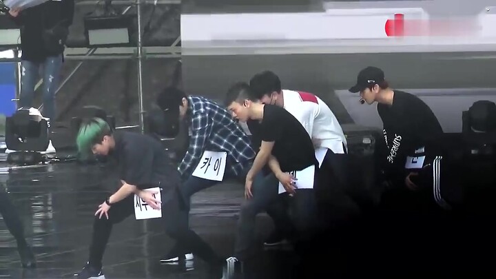 It turns out EXO is really serious about rehearsing.