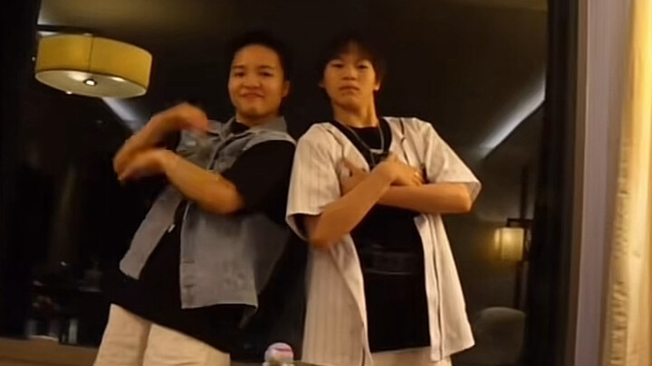 เชื่อมโยงความฝัน! Quan Hongchan และ Liu Qingyi เต้นเบรกแดนซ์ด้วยกัน เจ๋งมาก