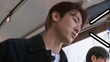 Hobi Orang kaya Yoo Yeon-seok memiliki salah satu hobinya: mengendarai sepeda motor.