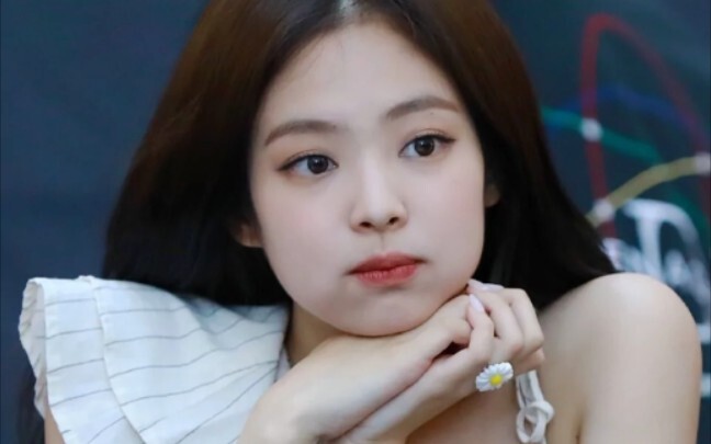 【JENNIE】Ternyata yang ini bisa rap? Coba tebak!