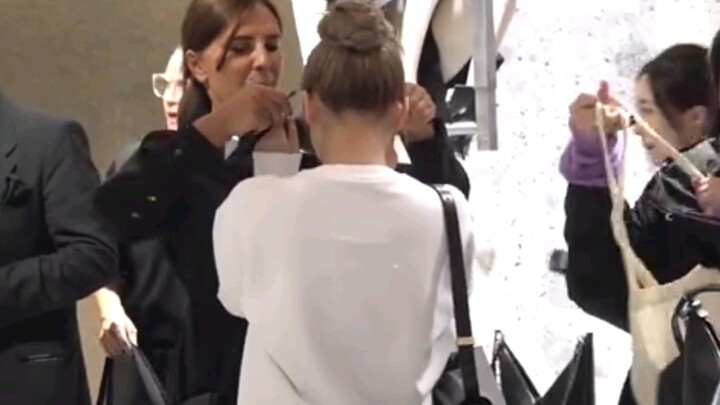 [Ningning] Gently cherished by Givenchy staff like a mother worrying about her child heading out—so 
