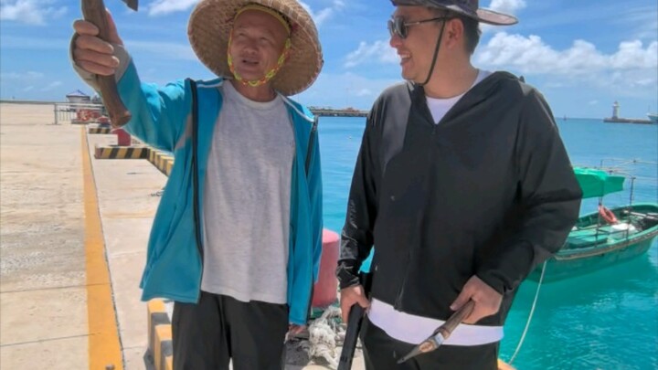 Uncle Mo contacted the sand fishermen to confirm it was a selfie stick.