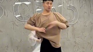 [Bai Xiaobai] Koreografi penggemar versi Kanton "Porselen Biru dan Putih" juga unik! Kelihatannya ba
