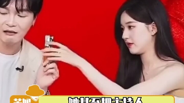 Không ai được phép bỏ lỡ Triệu Lộ Tư dễ thương thế này!