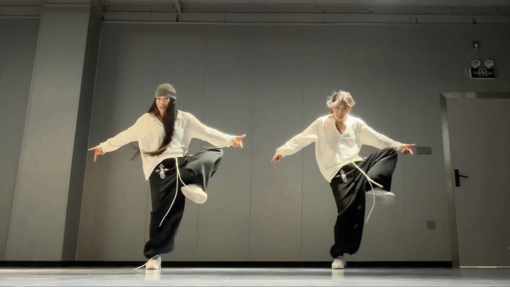 หนุ่มหล่อที่ทั้งเบาหวิวและลื่นไหลไปกับสเตปแดนซ์｜RODEO｜ฝีมือการคิดท่าโดย Fei Xian/Dylan/เสี่ยวซิน｜