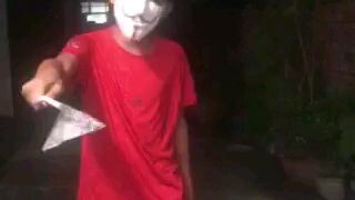 Cầm phóng lợn thách thức cộng đồng mạng