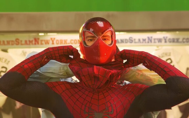 Trying to use behind-the-scenes footage to conceal Garfield's true identity—Spider-Man really does e
