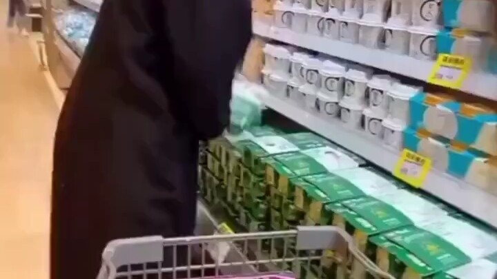 What it's really like to go shopping in a supermarket