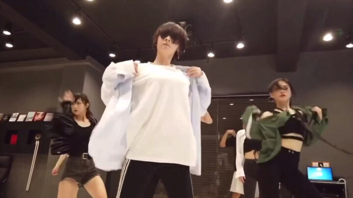 40 seconds to see the main dancer Zhao Yue's dancing strength has the taste of boy group dance