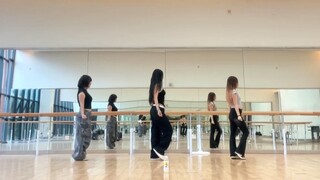 This Toxic practice room is so satisfying!