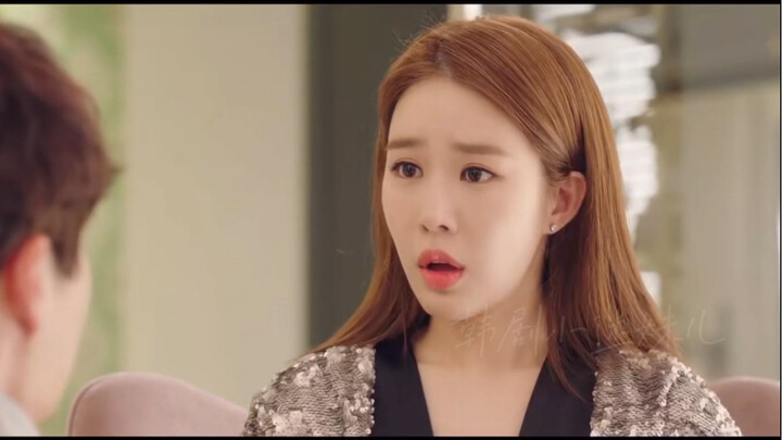 Why treat Ryu In-na like this? She’s just a cute little girl who wants some vitamins!