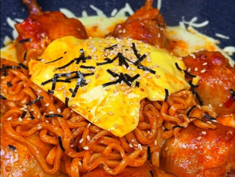 Yuk makan~ Mie udang keju dan kalkun, rasa keju yang kaya, pedas dan kenyal