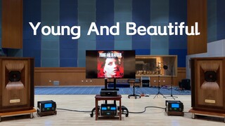 ใช้อุปกรณ์หรูหราระดับล้านเพื่อฟังเพลง "Young And Beautiful" ของ Lana Del Rey [Hi-Res] ตอนจากภาพยนตร์