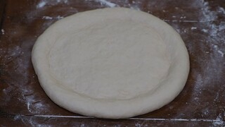 วิธีทำแป้งพิซซ่า แป้งพิซซ่าง่ายๆ สูตรแป้งหนานุ่ม มีขอบ / pizza dough