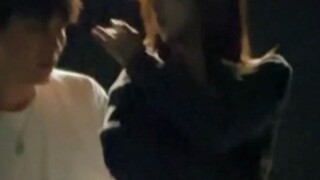 Komentator dan pembawa acara LPL menari mengikuti duet klasik｜"No Tomorrow"