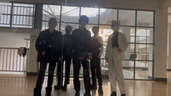 在学校跟朋友组了光夜男团跳《love shot》（练习室版）