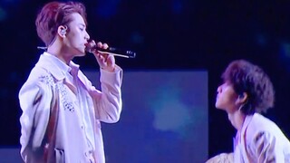 【奎八】简析狗狗舞台上的小巧思