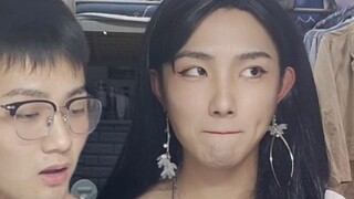 来看男生宿舍里的大小姐