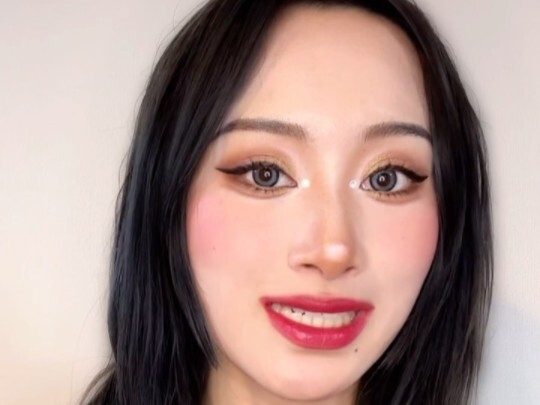 Older Sister Style Makeup Tutorial