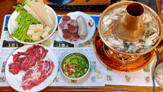 If you go to Northeast China and encounter snow, sauerkraut hotpot is a must.