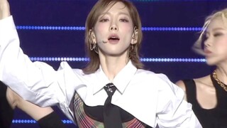 少女时代金泰妍+金孝渊SM家族演唱会INVU+DEEP舞台！